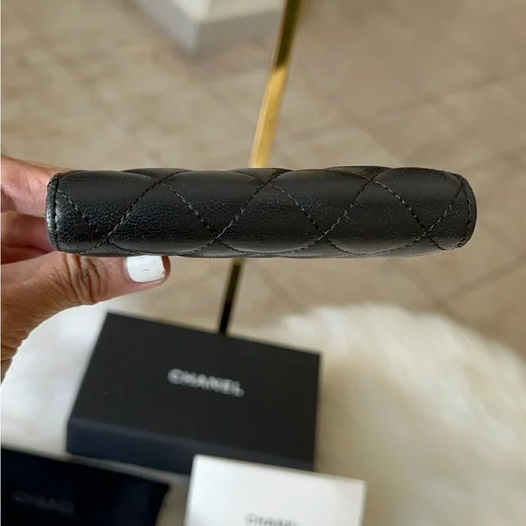 Auth Chanel Classic Flap Card Holder EUC comes w everything. Gift Ready! 🎁 - Picture 7 of 16